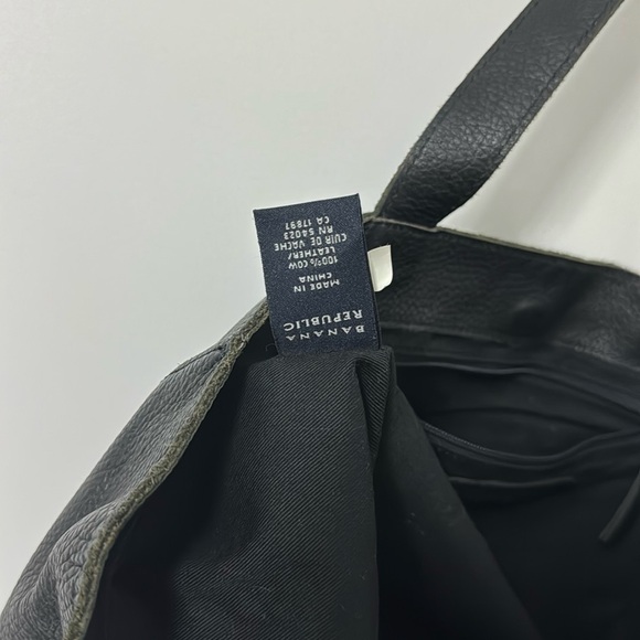 Black leather tote - Picture 11 of 11